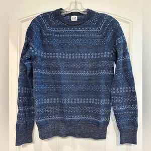 GAP Festive Winter Sweater Size XS Men’s (Great size for teens!)